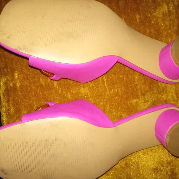 SANDAL - Picture 2 of 5